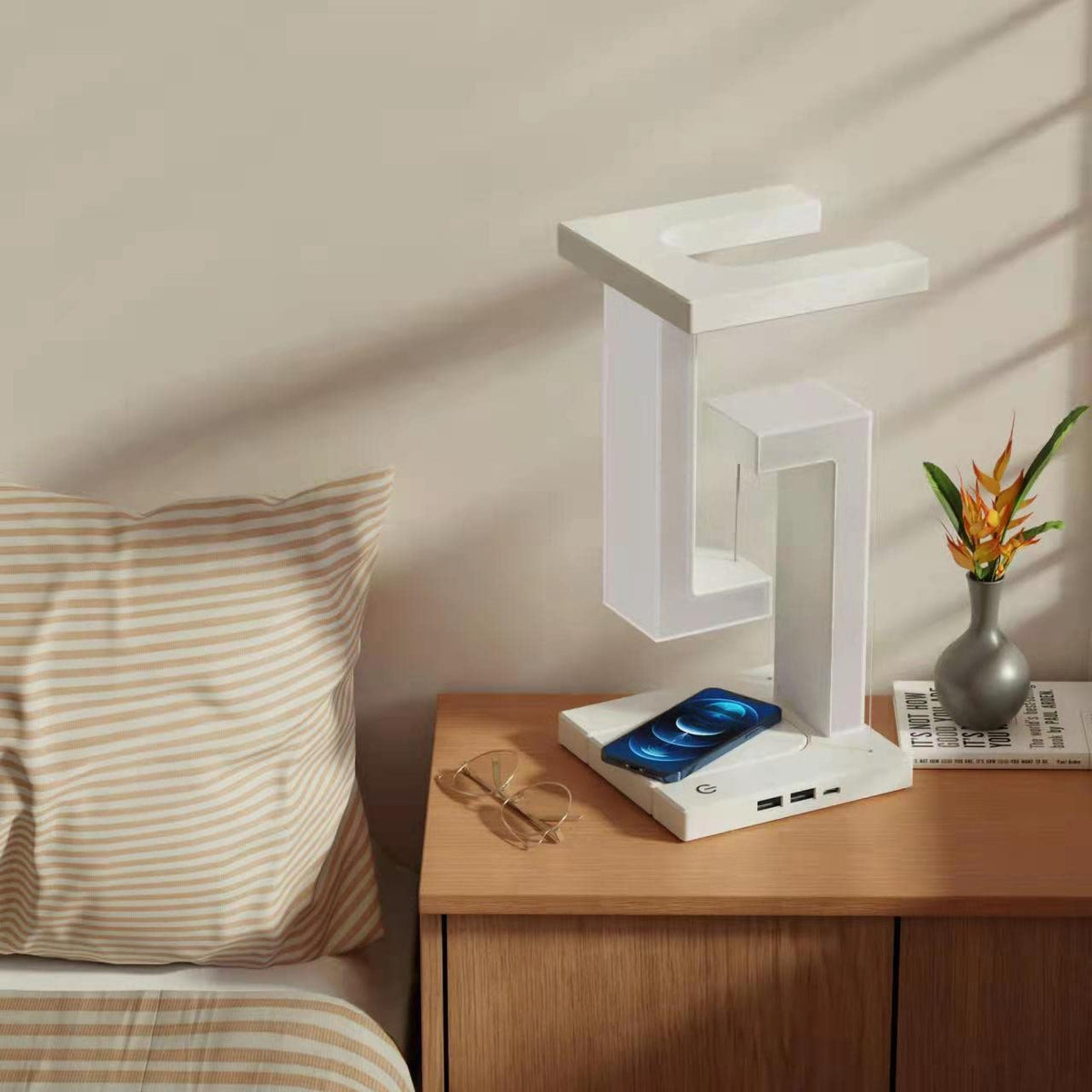 Wireless Charging Floating Desk Lamp – Levitating Bedroom Night Light